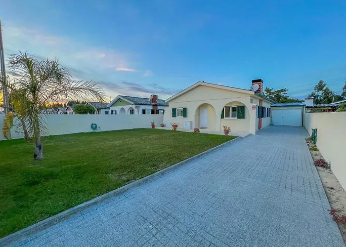 Maison Familiale - *